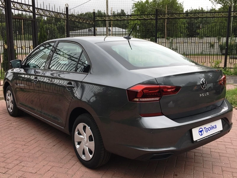 Volkswagen Polo лифтбек напрокат