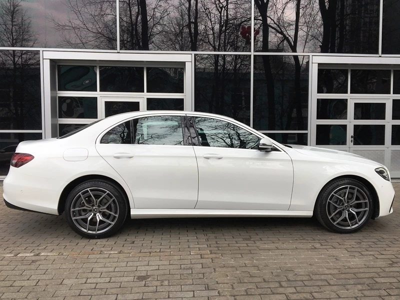 Mercedes E220d 4MATIC rest. автопрокат