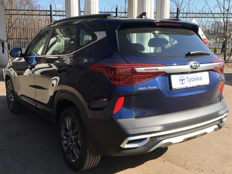Kia Seltos 2.0 CVT 4WD взять машину в аренду