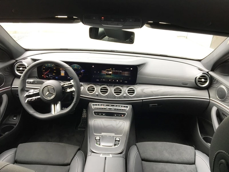 Mercedes E220d 4MATIC AMG rest. автомобиль в аренду