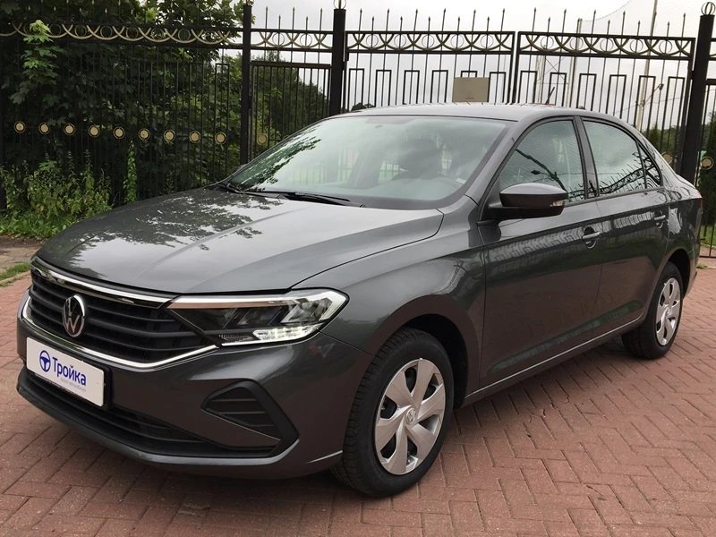 Volkswagen Polo лифтбек аренда в Москве