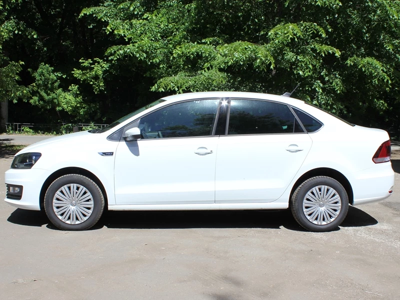 Volkswagen Polo sedan  автомобиль в аренду