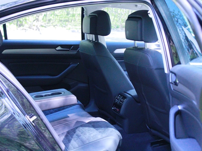 Volkswagen Passat B8 AT взять машину в аренду