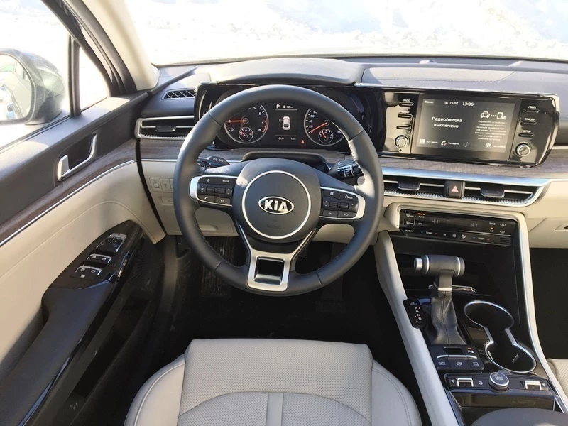 Kia K5 2.4  Luxe взять машину в аренду