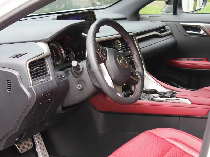 Lexus RX  автомобиль в аренду