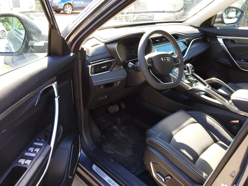 Geely Atlas Pro Luxury автопрокат
