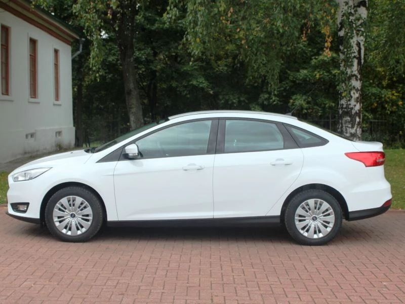 Ford Focus III sedan AT  аренда в Москве