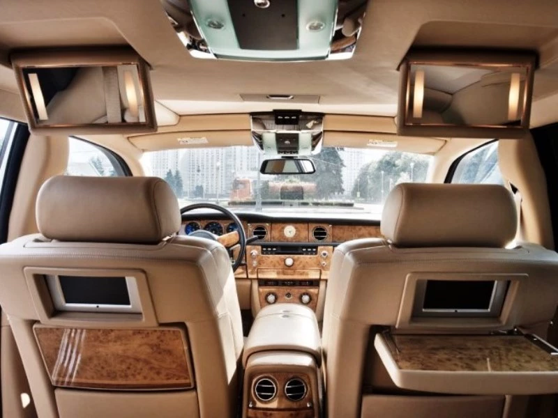 Rolls-Royce Phantom взять машину в аренду