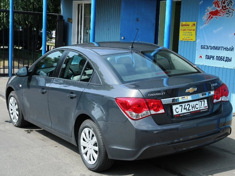 Chevrolet Cruze sedan AT взять машину в аренду