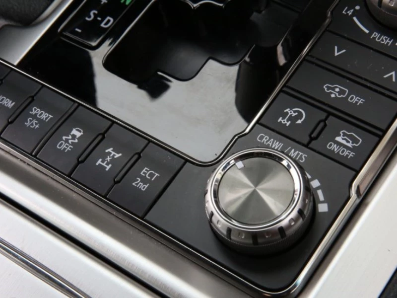 Toyota Land Cruiser 200 напрокат