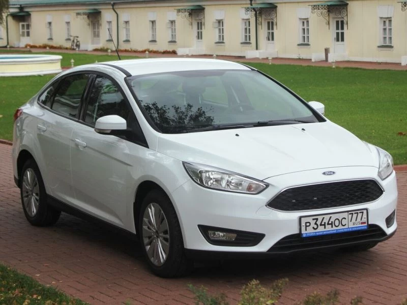 Ford Focus III sedan AT  цена аренды