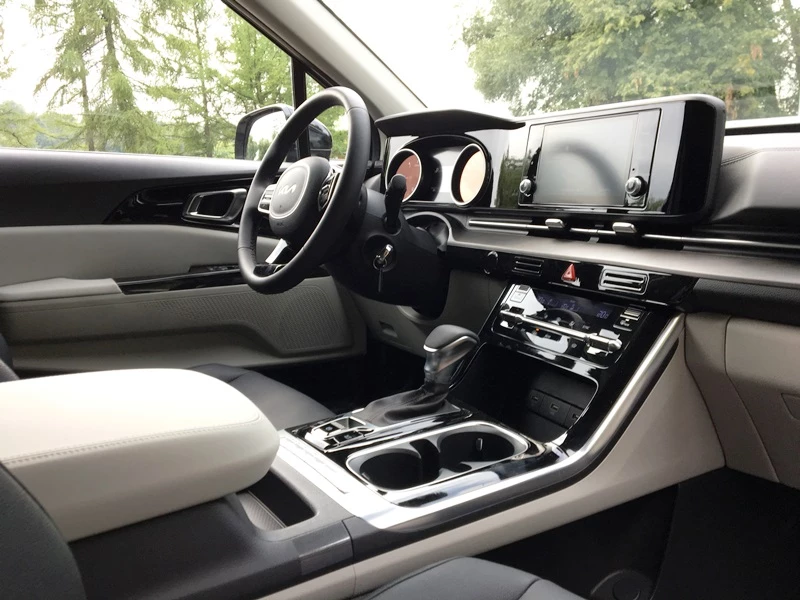 KIA Carnival IV 8 мест прокат
