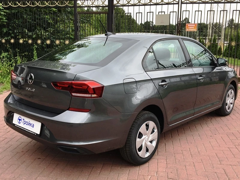 Volkswagen Polo лифтбек взять машину в аренду