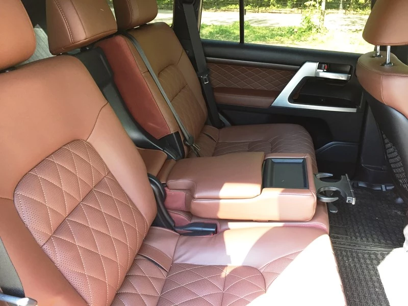 Toyota Land Cruiser 200 взять машину в аренду