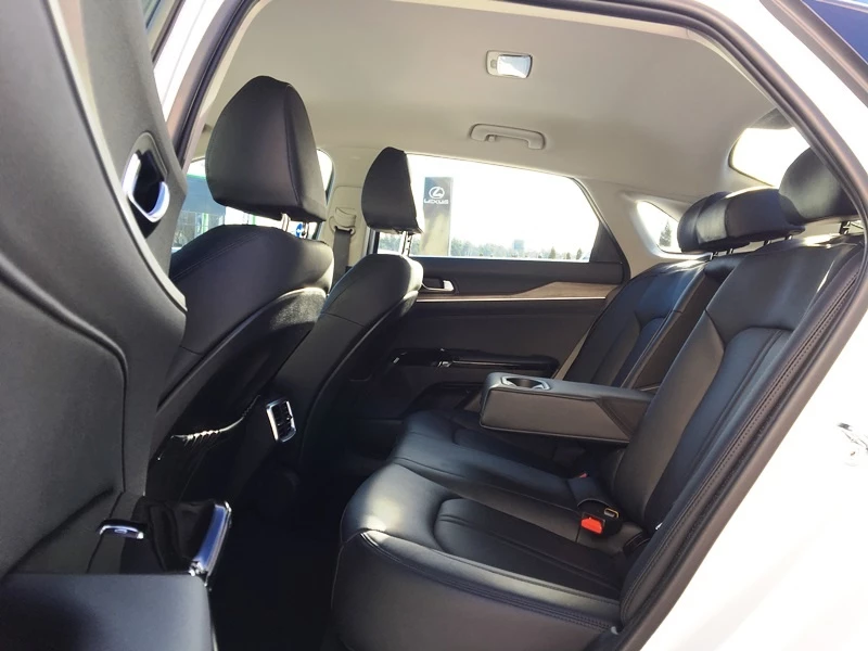 Kia K5 2.4  Luxe цена аренды