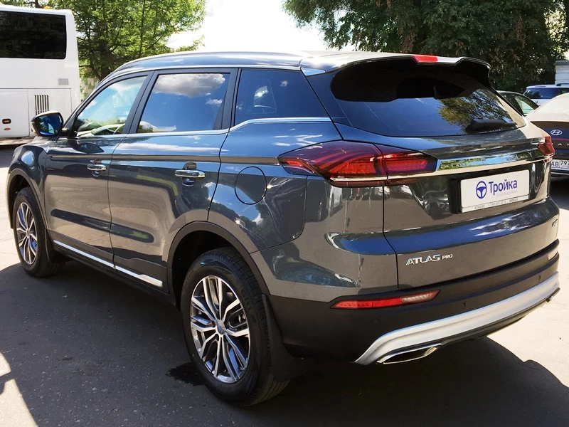 Geely Atlas Pro Luxury взять машину в аренду
