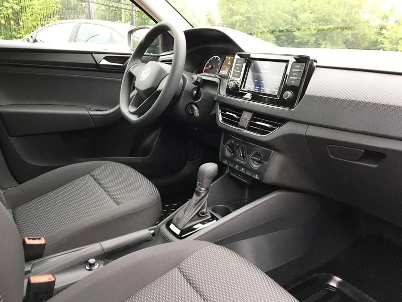 Прокат Volkswagen Polo лифтбек в Москве