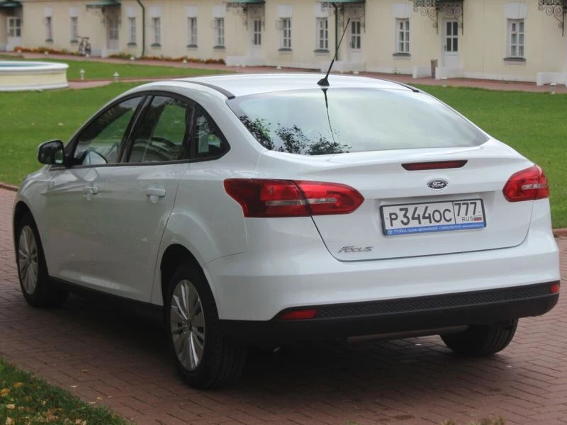 Ford Focus III sedan AT  автопрокат