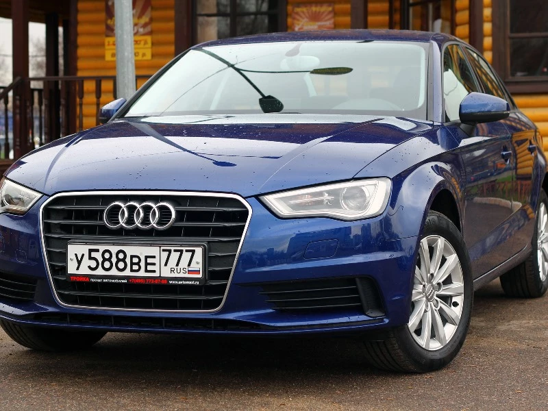 Audi A3 sedan автомобиль в аренду