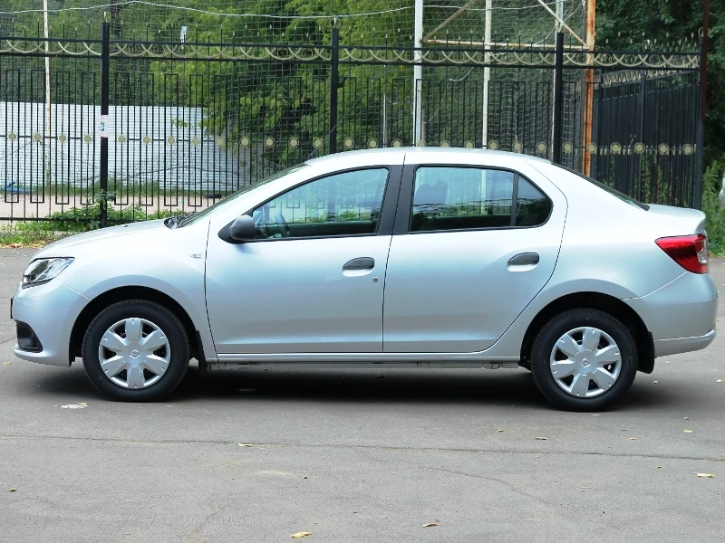 Renault Logan II MT автомобиль в аренду