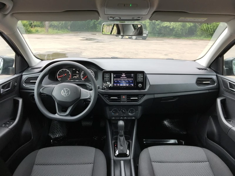Volkswagen Polo лифтбек прокат
