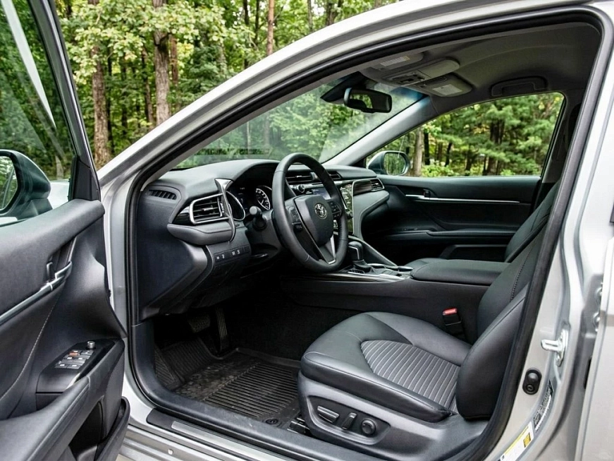 Toyota Camry XV70 автопрокат