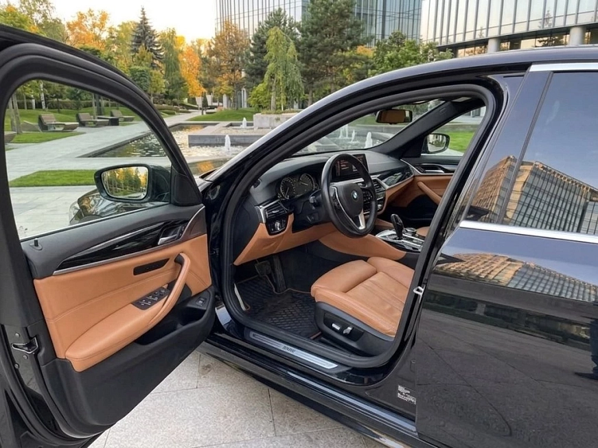 BMW 520i rest. универсал напрокат