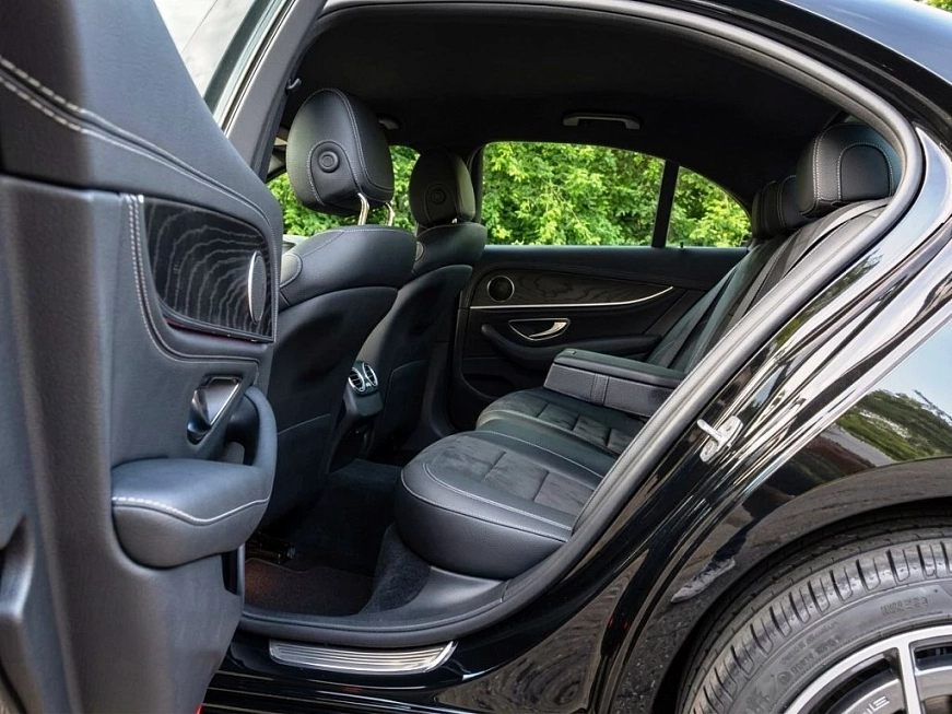 Mercedes E200 4MATIC AMG rest. цена аренды