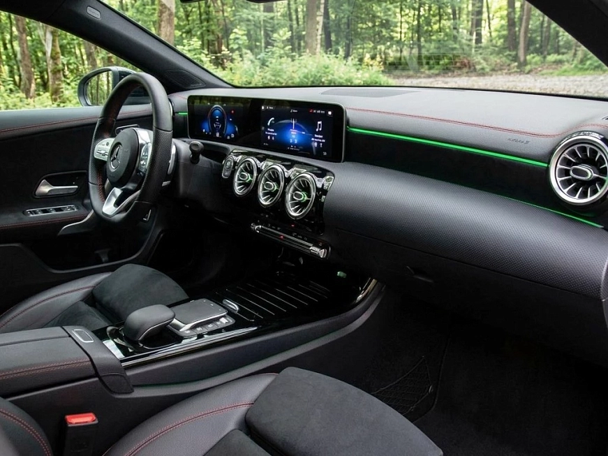Mercedes CLA 250 Sport 4MATIC автомобиль в аренду