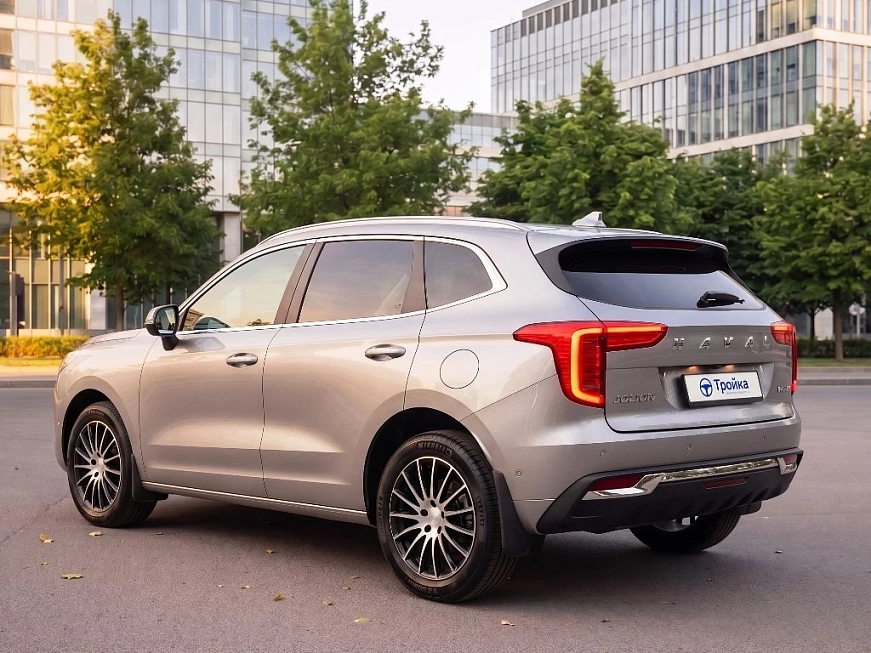 Haval Jolion Premium 4WD взять машину в аренду