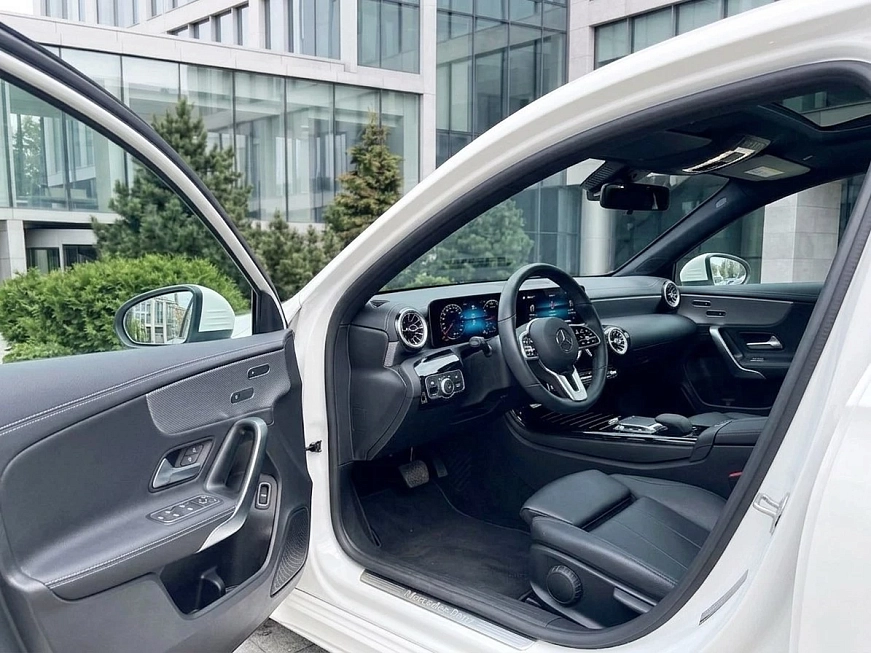 Mercedes A180  автопрокат