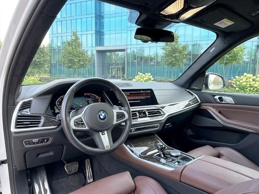 BMW X7 M Sport Pro автомобиль в аренду