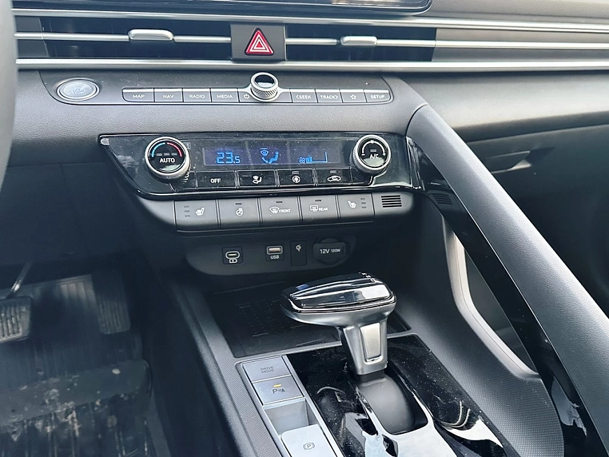 Hyundai Elantra автомобиль в аренду
