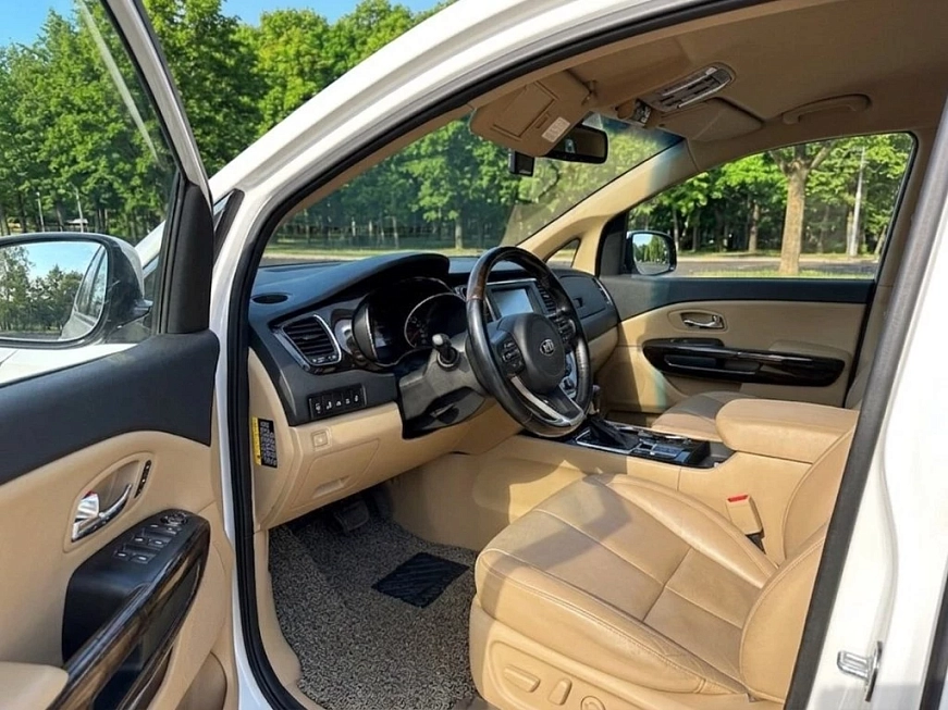 KIA Carnival III 7 мест  автомобиль в аренду