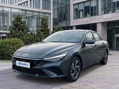 Hyundai Elantra фото 1