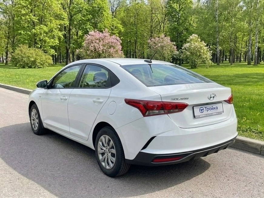 Hyundai Solaris II 1.6 rest. взять машину в аренду