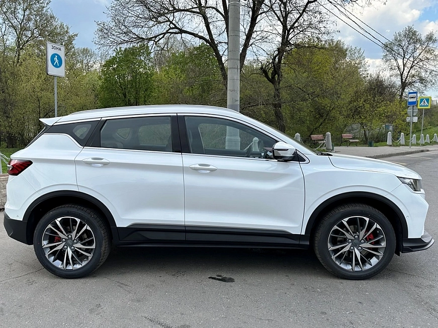 Geely Coolray Flagship аренда в Москве