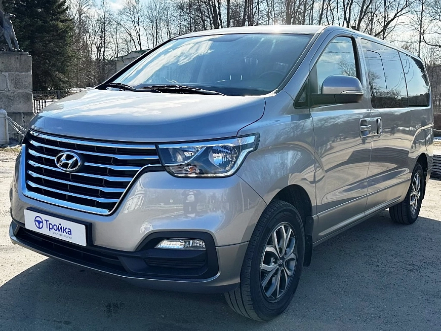 Прокат Hyundai Grand Starex 9 мест 4x4 в Москве