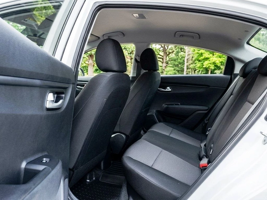 Kia Rio IV 1.6  Comfort rest. цена аренды