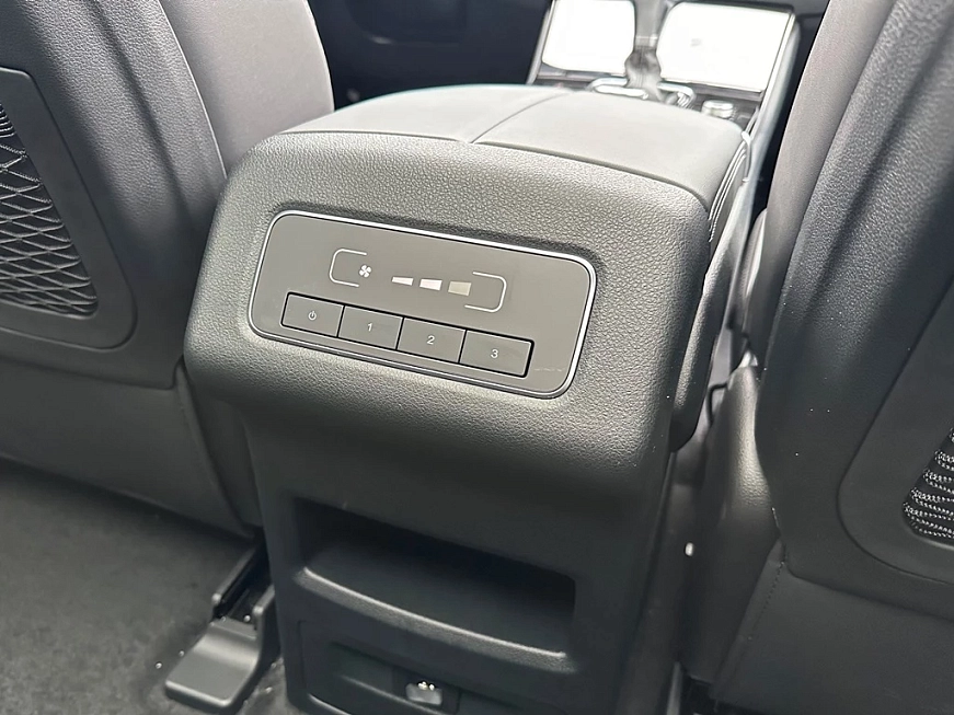 Dongfeng Fengon iX7
