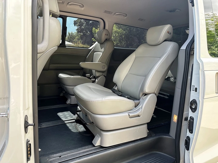Hyundai Grand Starex 7 seats 4x4 автомобиль в аренду