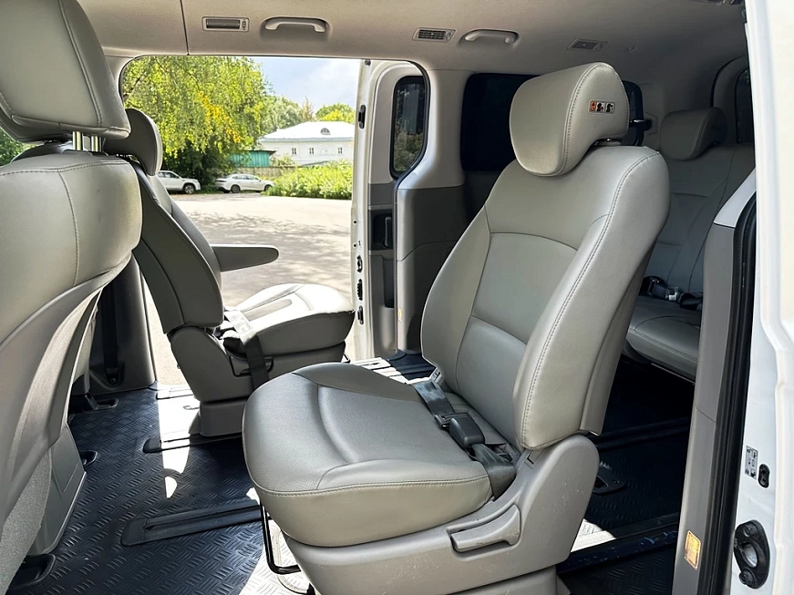 Hyundai Grand Starex 7 мест 4x4 автомобиль в аренду