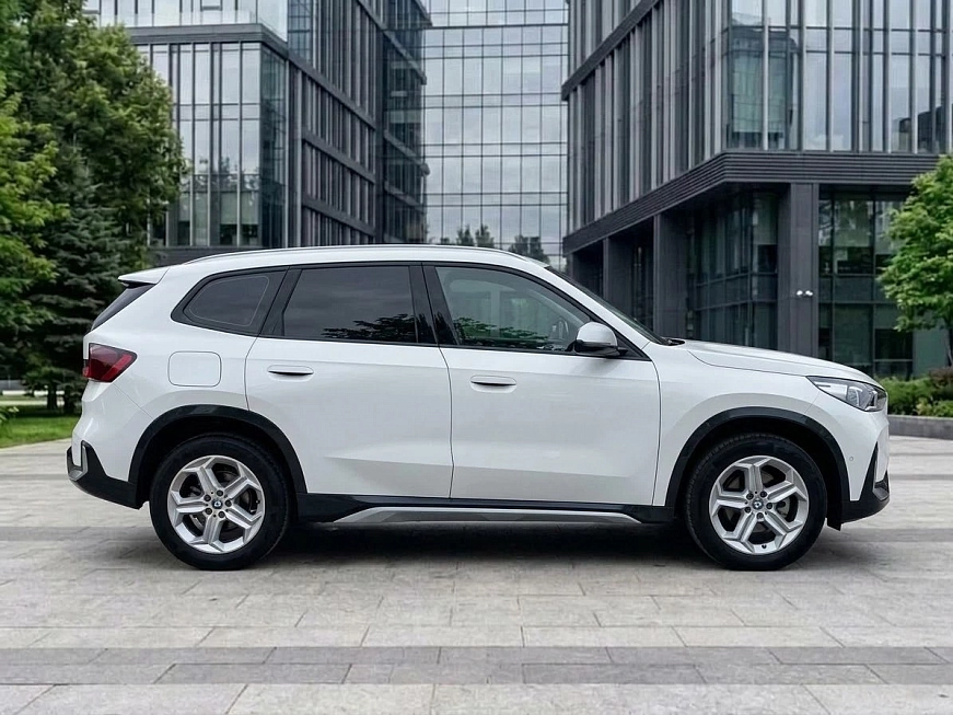 BMW X1  автопрокат