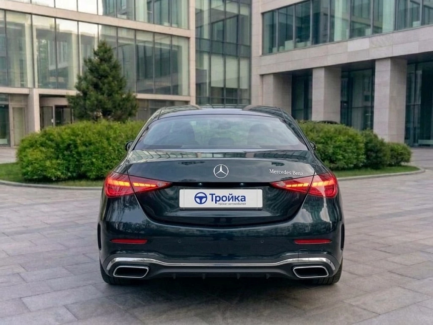 Mercedes C-class W206 напрокат