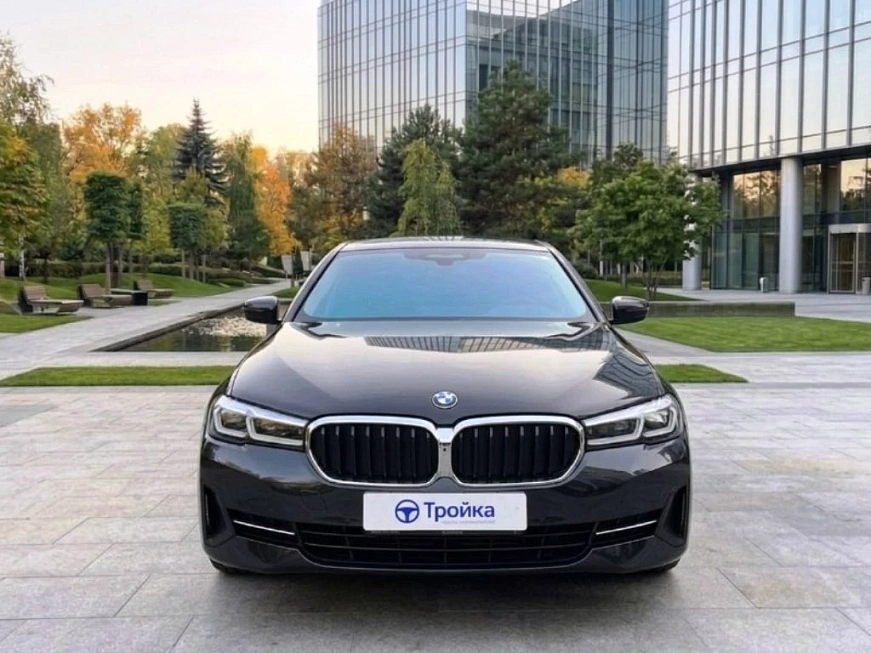 BMW 520d X-Drive G30 rest. аренда в Москве