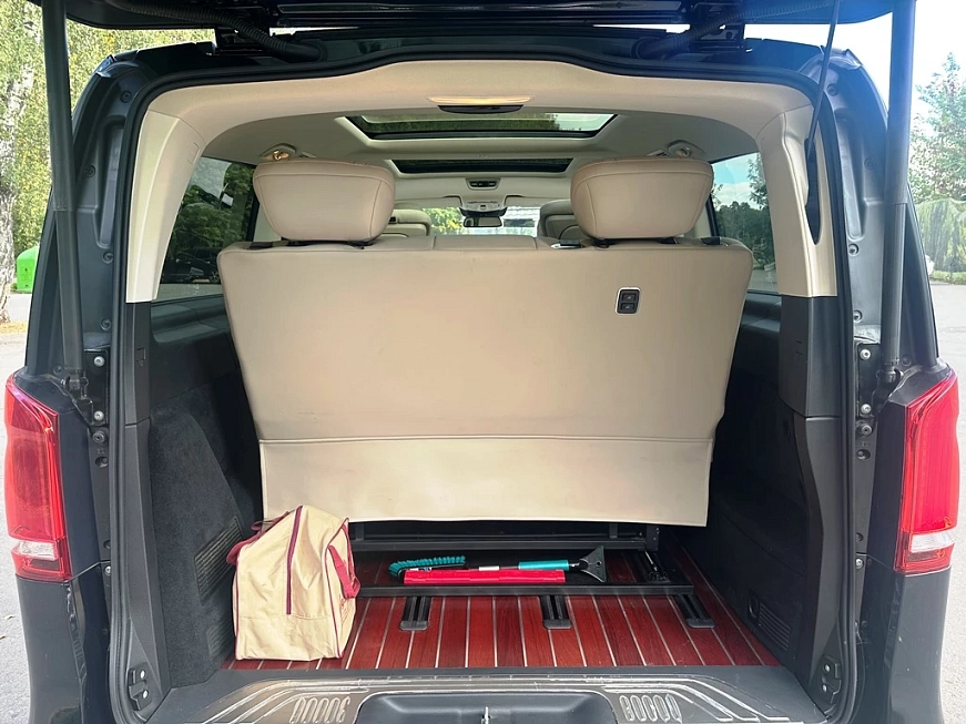 Mercedes V 260 L Exclusive автомобиль в аренду