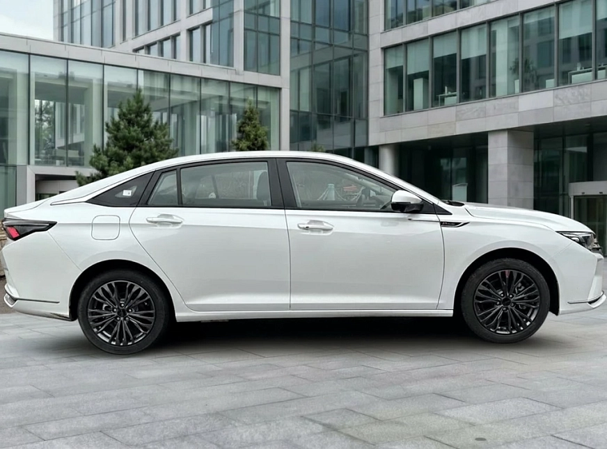 Dongfeng Shine Max  автомобиль в аренду