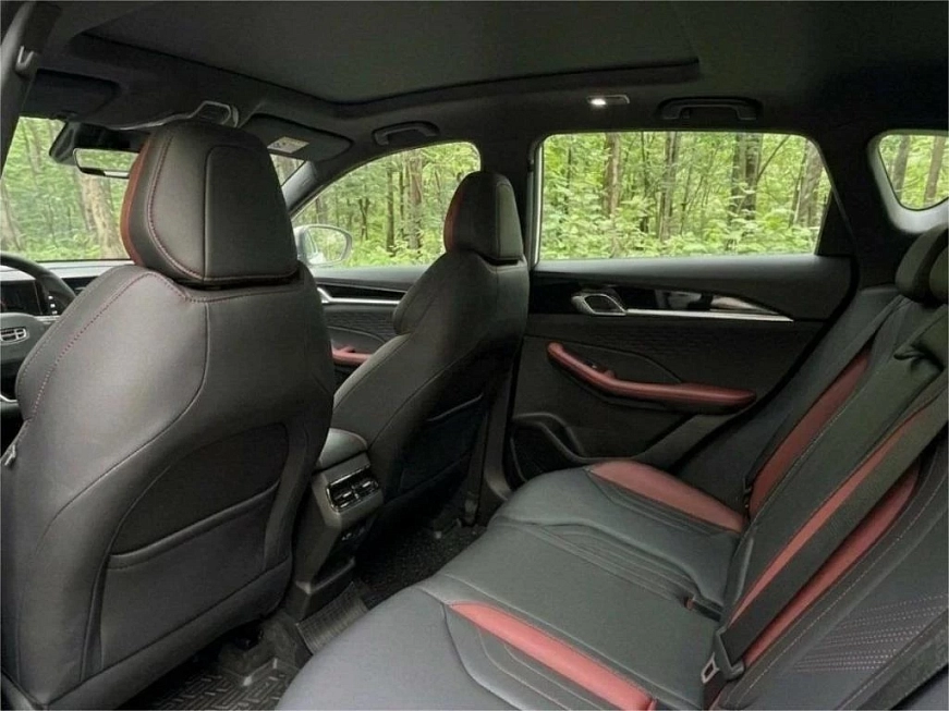 Geely Coolray rest. Flagship автомобиль в аренду