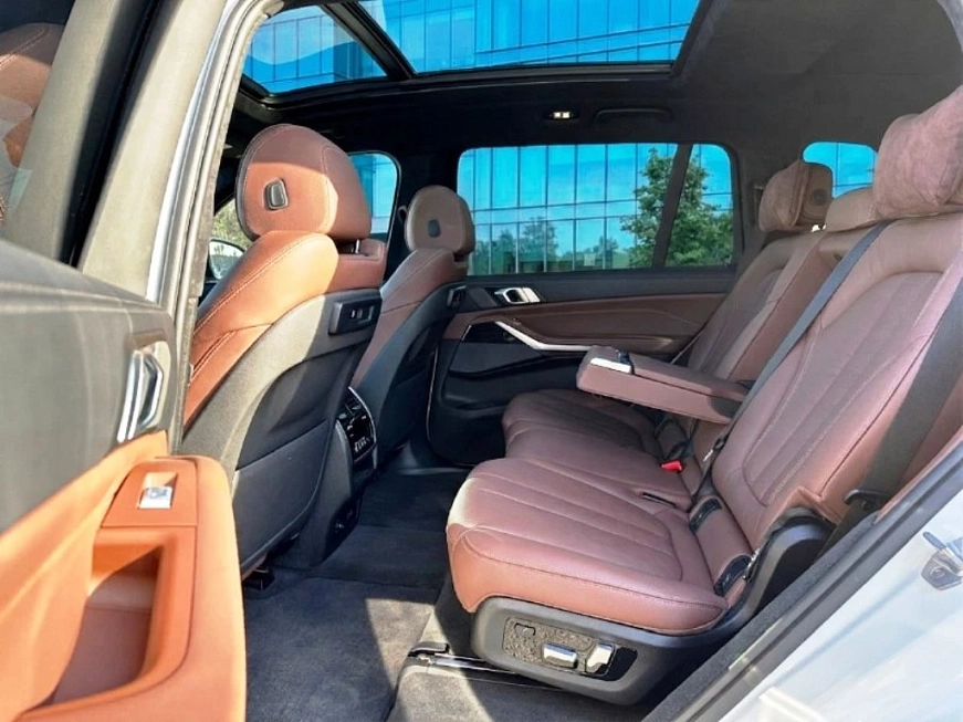 Прокат BMW X7 M Sport Pro в Москве