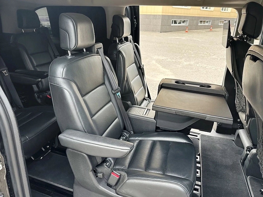 PEUGEOT Traveller  автопрокат
